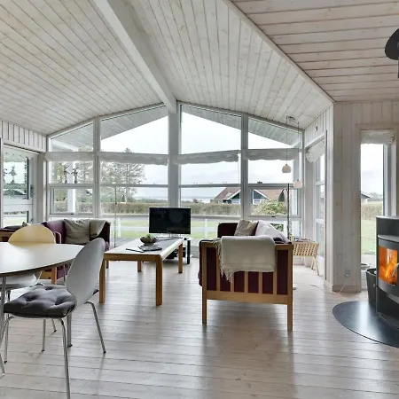 Dom wakacyjny Holiday Ilze - 300m From The Sea In Funen By Interhome *