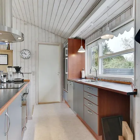 Dom wakacyjny Holiday Ilze - 300m From The Sea In Funen By Interhome *